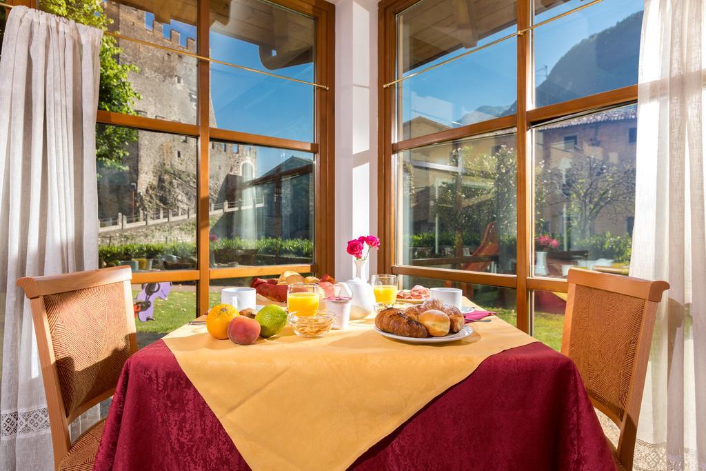Hotel Antica Croce - Gardaslowemotion Tenno Bagian luar foto