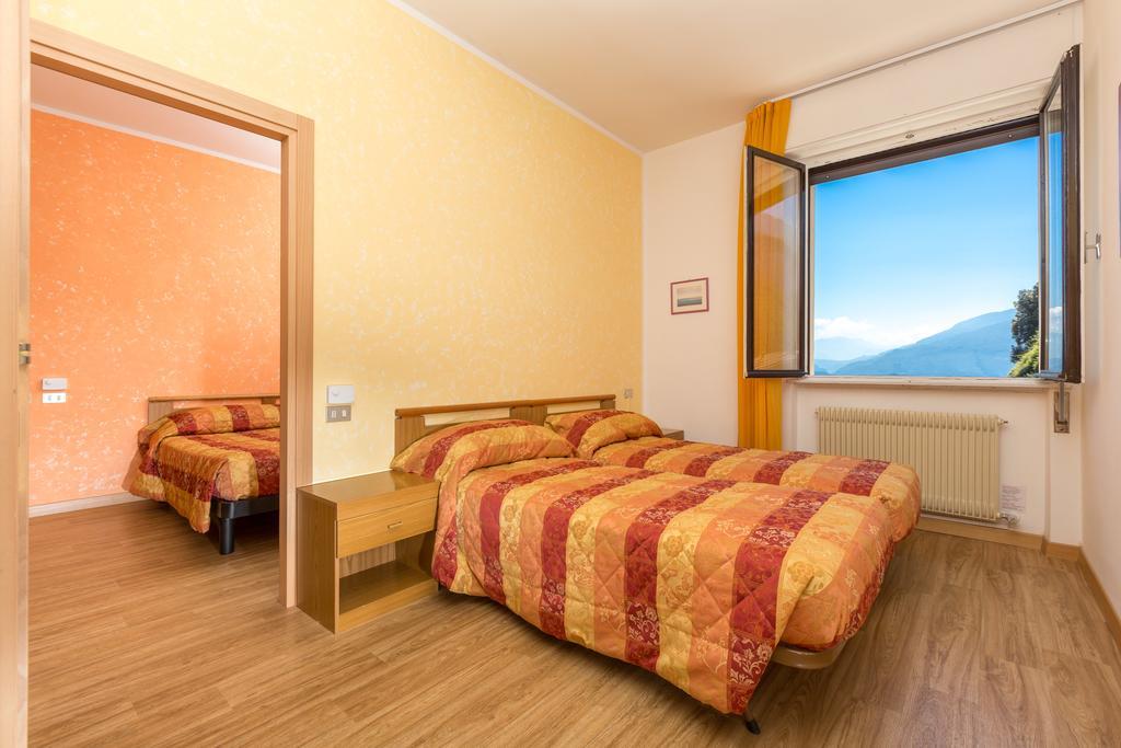 Hotel Antica Croce - Gardaslowemotion Tenno Bagian luar foto