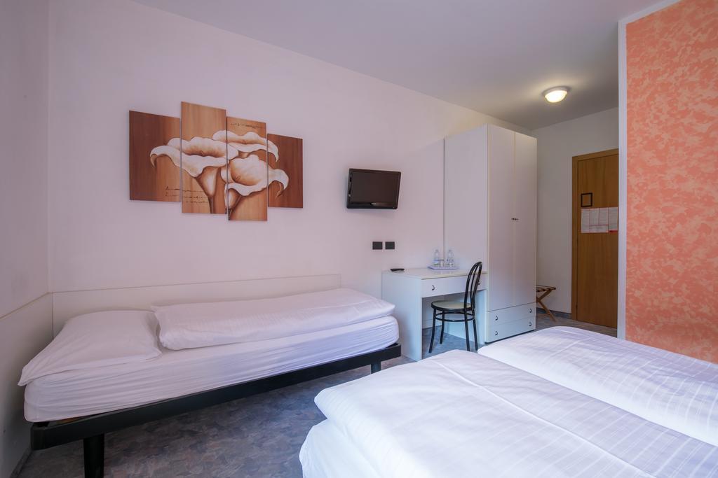 Hotel Antica Croce - Gardaslowemotion Tenno Bagian luar foto