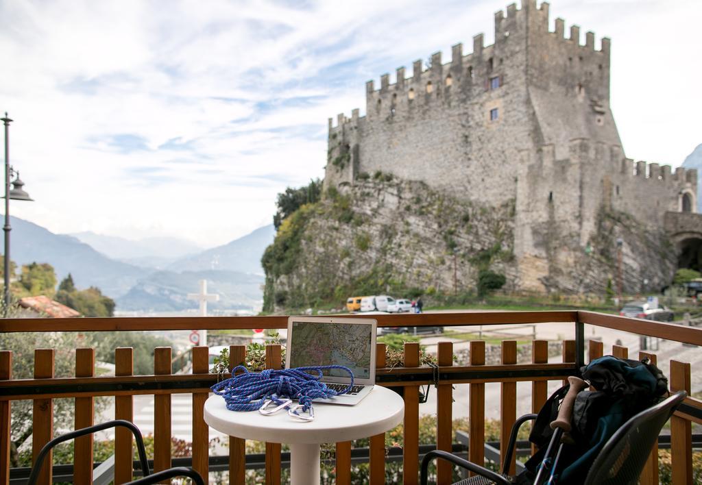 Hotel Antica Croce - Gardaslowemotion Tenno Bagian luar foto